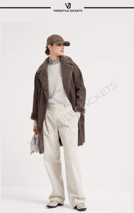 Luxurious Shearling Coat - Stylish, Warm, and Timeless Outerwear